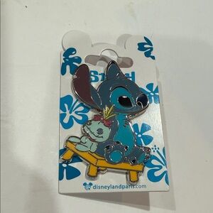 Disneyland Paris Stitch and Scrump Collector Pin